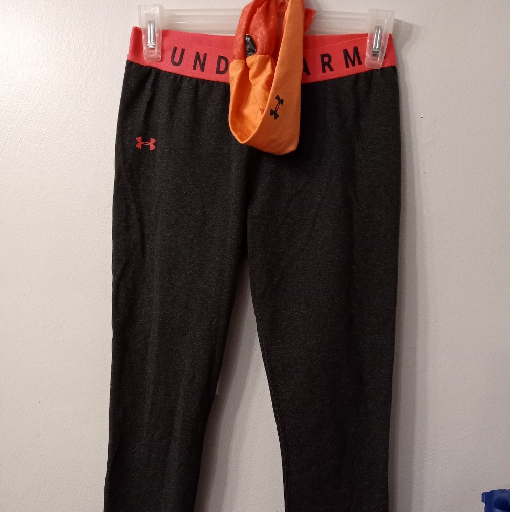 Like new under armour Capri with matching headband